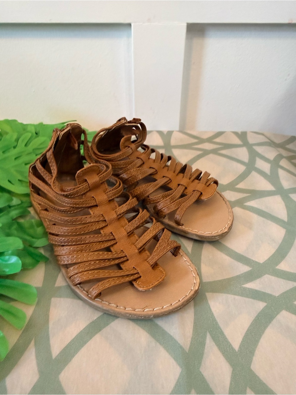 💫10/$25‎ • Old Navy Camel-Colored Back-Zip Gladiator Sandals